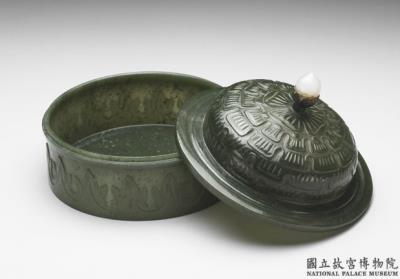 图片[2]-Jade round box with lid, India-China Archive